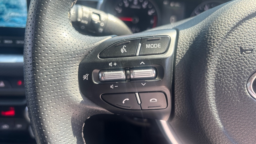 Kia Stonic 1.0T GDi 48V GT-Line 5dr Petrol Estate - Image 29