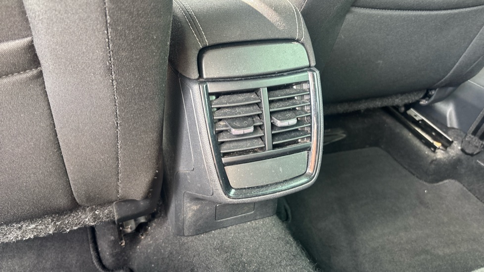 Skoda Kamiq 1.0 TSI 95 SE Drive 5dr Petrol Hatchback - Image 23