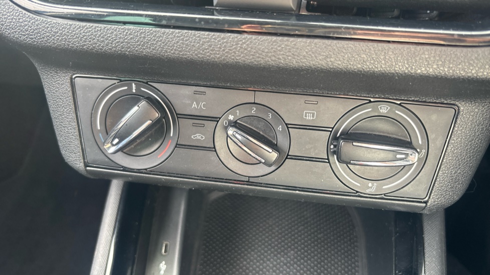 Skoda Kamiq 1.0 TSI 95 SE Drive 5dr Petrol Hatchback - Image 26