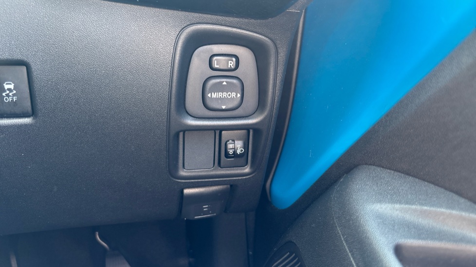 Toyota Aygo 1.0 VVT-i X-Cite 2 5dr Petrol Hatchback - Image 25