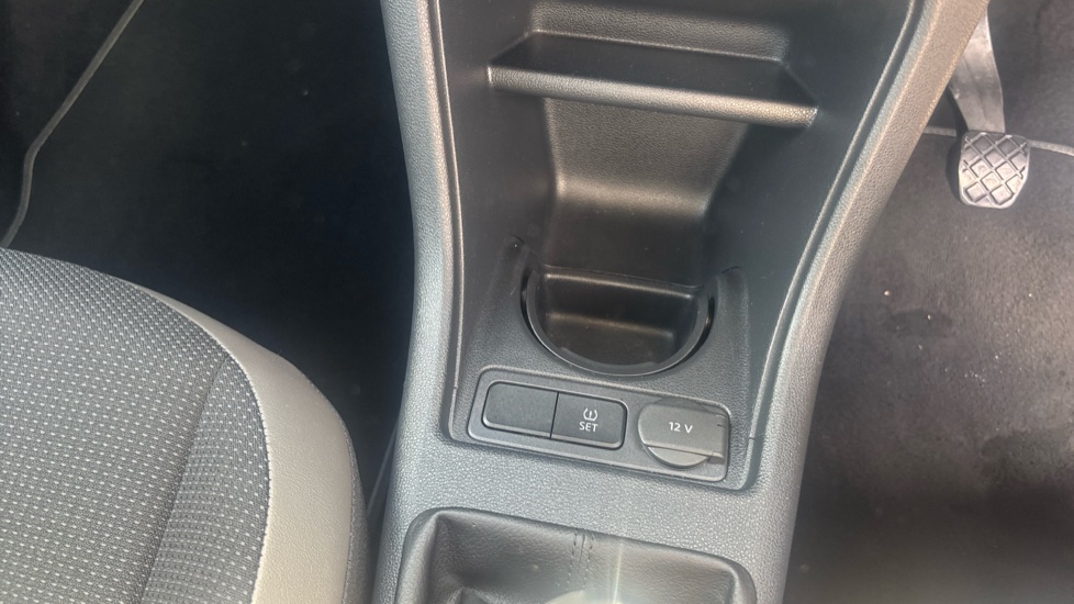 Volkswagen Up 1.0 90PS High Up 5dr [Start Stop] Petrol Hatchback - Image 27