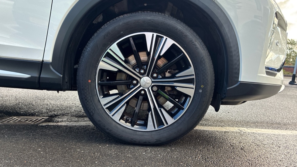 Mitsubishi Eclipse Cross 1.5 4 5dr CVT 4WD Petrol Hatchback - Image 7