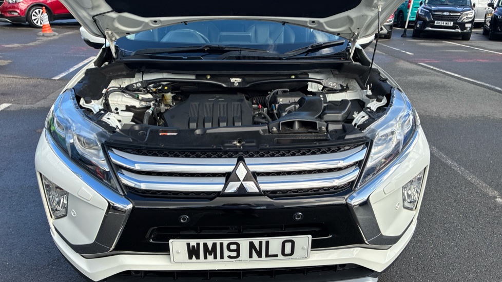 Mitsubishi Eclipse Cross 1.5 4 5dr CVT 4WD Petrol Hatchback - Image 8