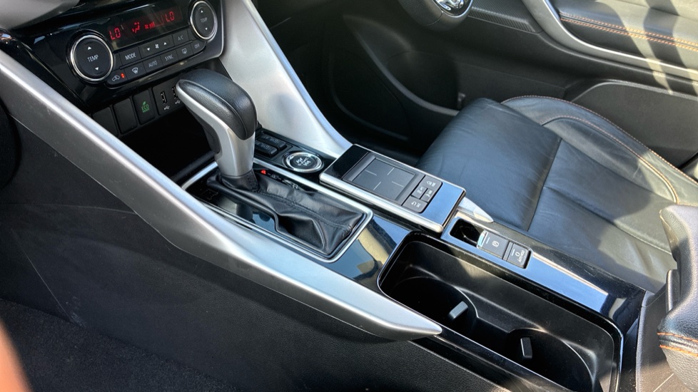 Mitsubishi Eclipse Cross 1.5 4 5dr CVT 4WD Petrol Hatchback - Image 13
