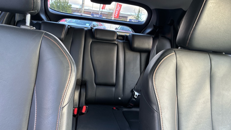 Mitsubishi Eclipse Cross 1.5 4 5dr CVT 4WD Petrol Hatchback - Image 15