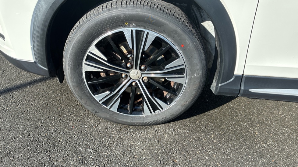 Mitsubishi Eclipse Cross 1.5 4 5dr CVT 4WD Petrol Hatchback - Image 34