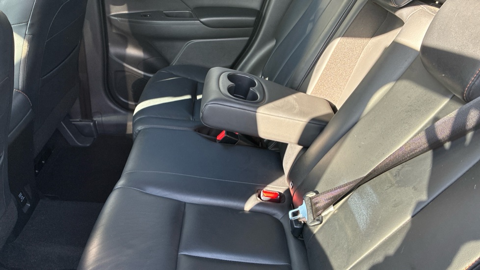 Mitsubishi Eclipse Cross 1.5 4 5dr CVT 4WD Petrol Hatchback - Image 39