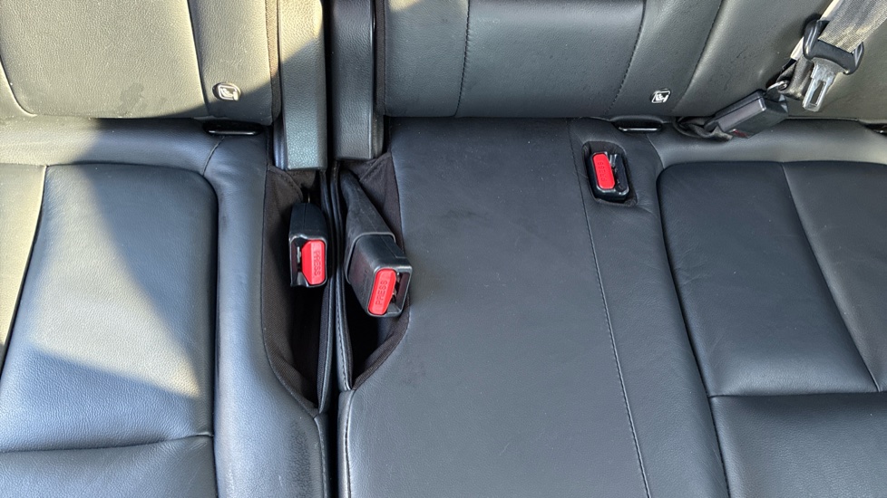 Mitsubishi Eclipse Cross 1.5 4 5dr CVT 4WD Petrol Hatchback - Image 44