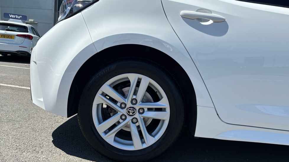Toyota Corolla 1.8 VVT-i Hybrid Icon 5dr CVT Hybrid Hatchback - Image 7
