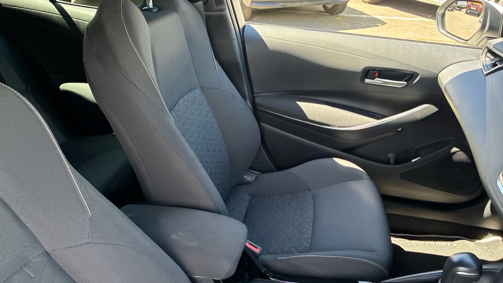 Toyota Corolla 1.8 VVT-i Hybrid Icon 5dr CVT Hybrid Hatchback - Image 8
