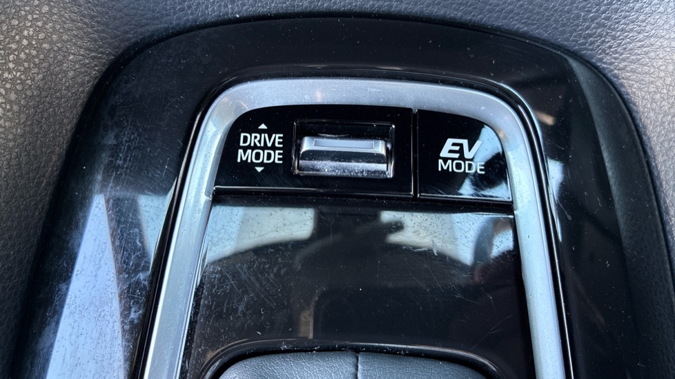 Toyota Corolla 1.8 VVT-i Hybrid Icon 5dr CVT Hybrid Hatchback - Image 24