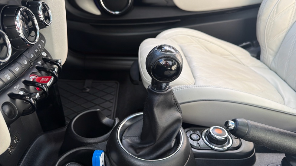 MINI Hatchback 2.0 Cooper S Exclusive II 3dr Petrol Hatchback - Image 13