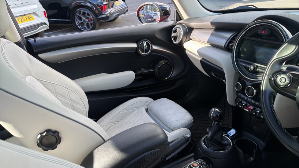 MINI Hatchback 2.0 Cooper S Exclusive II 3dr Petrol Hatchback - Image 14