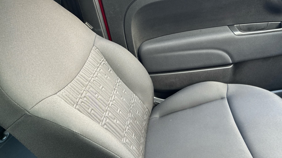 Fiat 500 1.0 Mild Hybrid 3dr Petrol Hatchback - Image 32