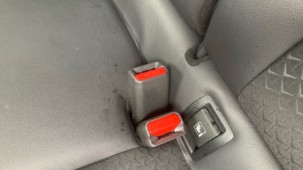 Nissan Juke 1.6 Hybrid N-Connecta 5dr Auto Hybrid Hatchback - Image 17