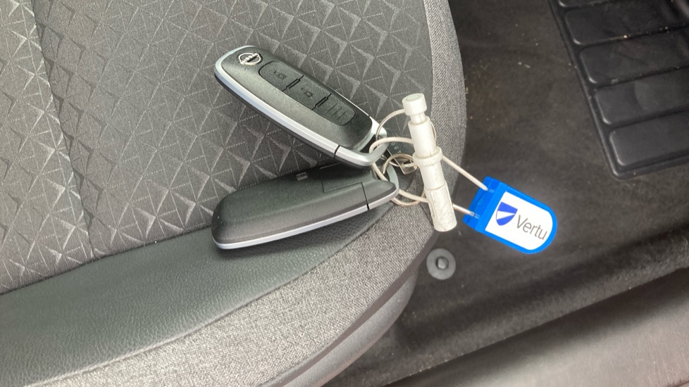 Nissan Juke 1.6 Hybrid N-Connecta 5dr Auto Hybrid Hatchback - Image 20