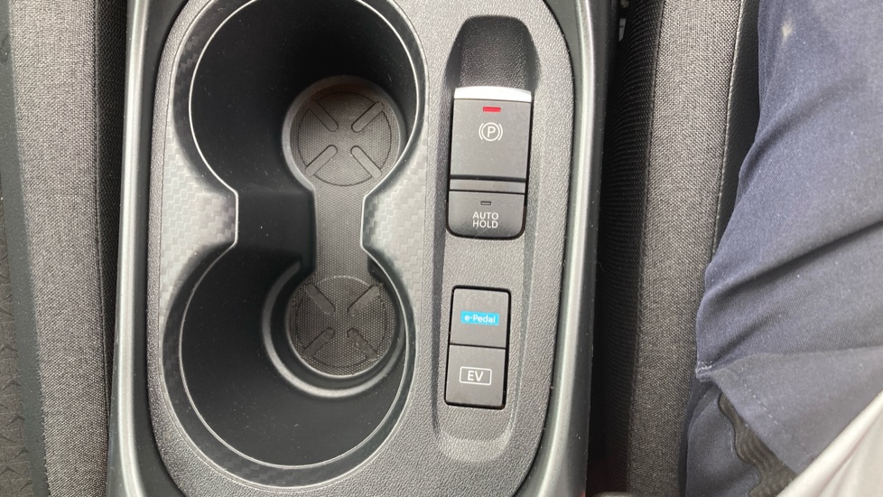 Nissan Juke 1.6 Hybrid N-Connecta 5dr Auto Hybrid Hatchback - Image 26