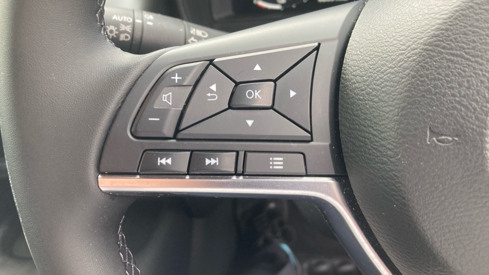 Nissan Juke 1.6 Hybrid N-Connecta 5dr Auto Hybrid Hatchback - Image 27