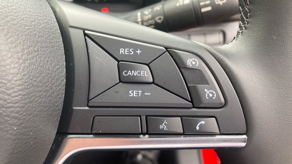 Nissan Juke 1.6 Hybrid N-Connecta 5dr Auto Hybrid Hatchback - Image 28