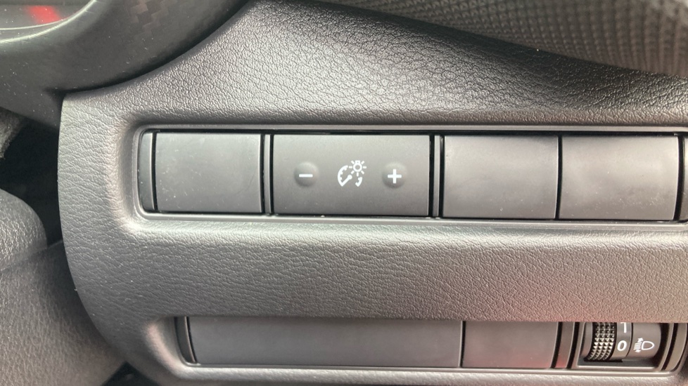 Nissan Juke 1.6 Hybrid N-Connecta 5dr Auto Hybrid Hatchback - Image 29