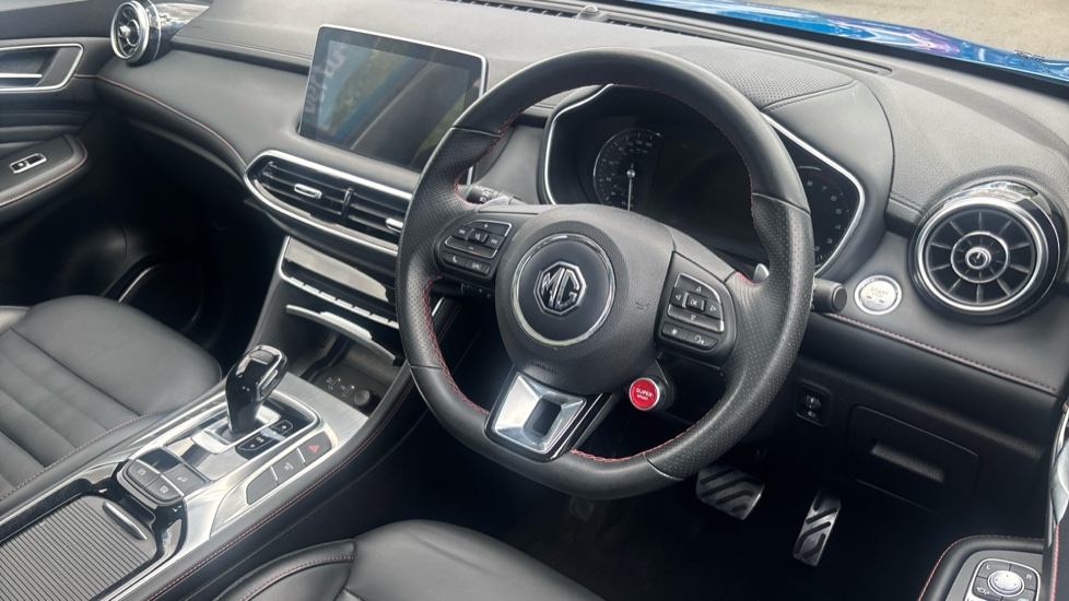 MG HS 1.5 T-GDI Exclusive 5dr DCT Petrol Hatchback - Image 11