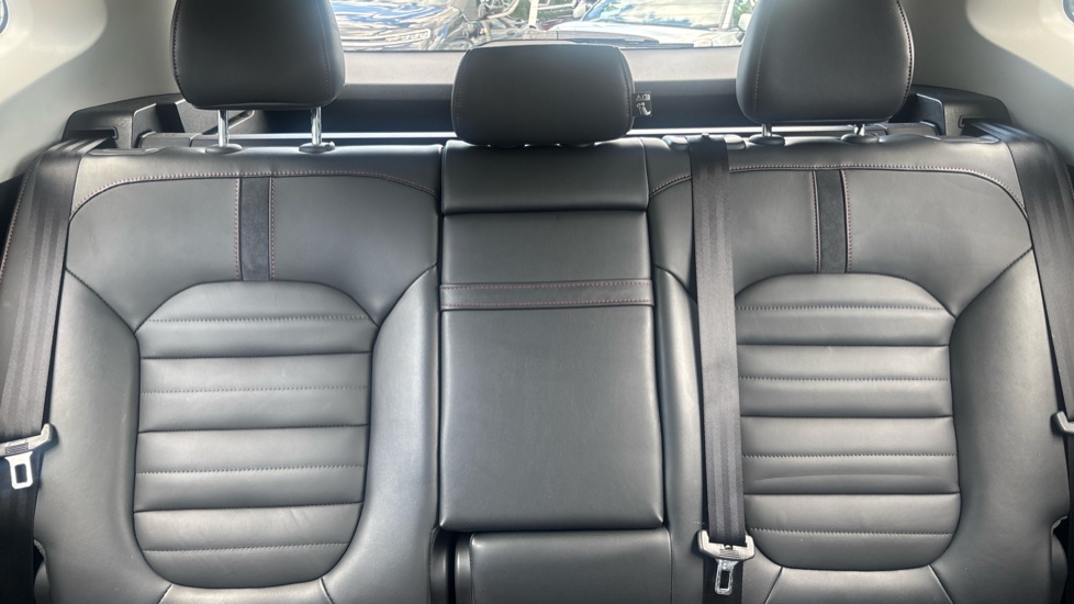 MG HS 1.5 T-GDI Exclusive 5dr DCT Petrol Hatchback - Image 15