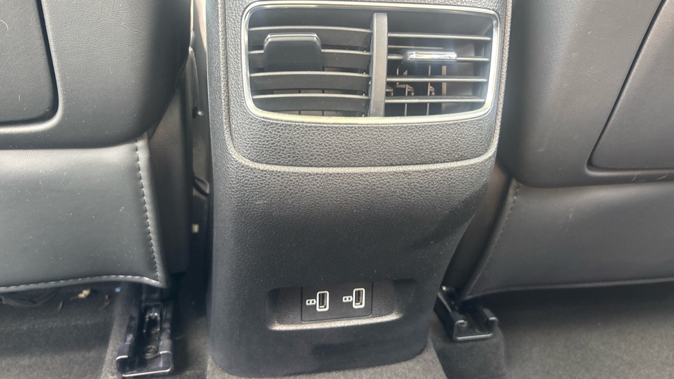 MG HS 1.5 T-GDI Exclusive 5dr DCT Petrol Hatchback - Image 23