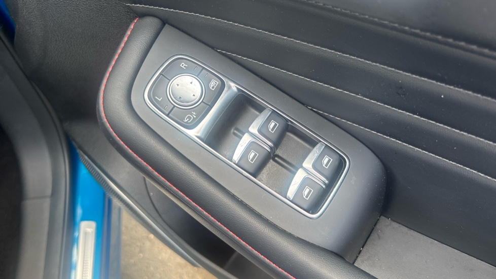 MG HS 1.5 T-GDI Exclusive 5dr DCT Petrol Hatchback - Image 29