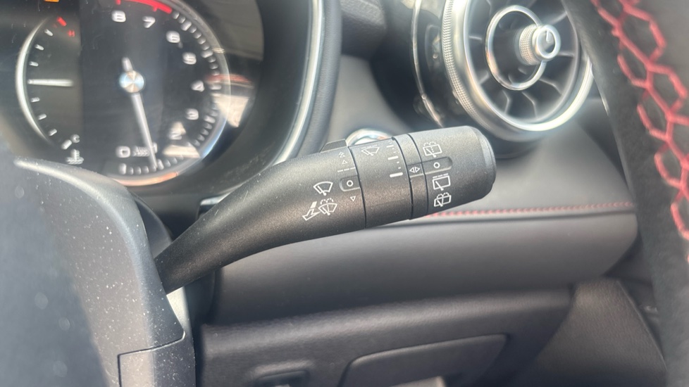 MG HS 1.5 T-GDI Exclusive 5dr DCT Petrol Hatchback - Image 39