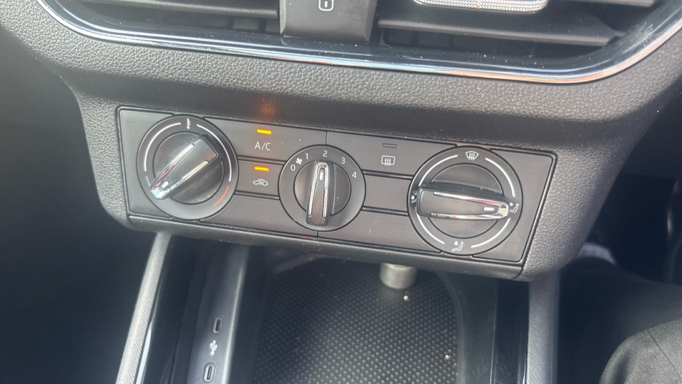 Skoda Kamiq 1.0 TSI 110 Monte Carlo 5dr Petrol Hatchback - Image 24