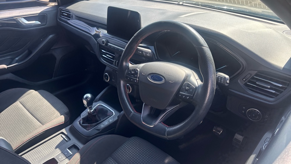 Ford Focus 1.0 EcoBoost Hybrid mHEV 125 ST-Line Edition 5dr Petrol Hatchback - Image 11