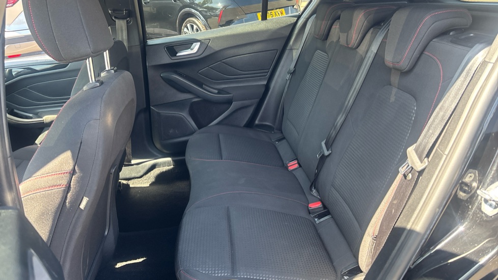 Ford Focus 1.0 EcoBoost Hybrid mHEV 125 ST-Line Edition 5dr Petrol Hatchback - Image 16