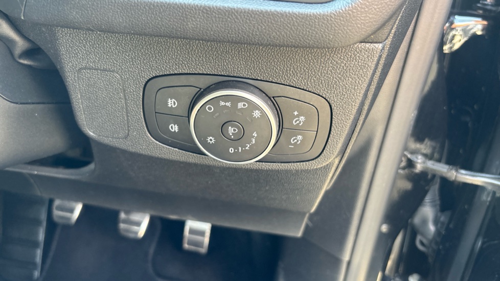 Ford Focus 1.0 EcoBoost Hybrid mHEV 125 ST-Line Edition 5dr Petrol Hatchback - Image 24