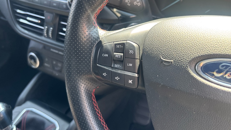Ford Focus 1.0 EcoBoost Hybrid mHEV 125 ST-Line Edition 5dr Petrol Hatchback - Image 26