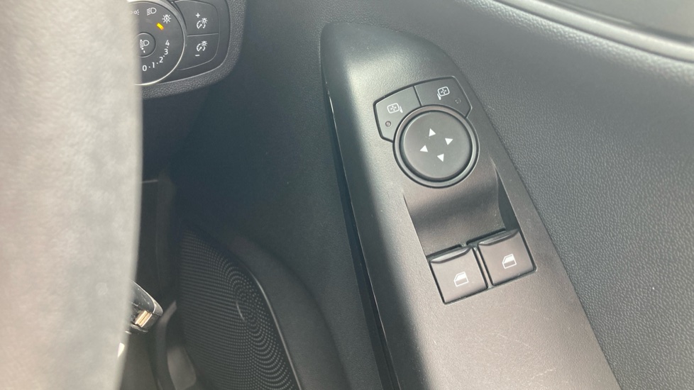 Ford Fiesta 1.0 EcoBoost Hybrid mHEV 125 Trend 5dr Petrol Hatchback - Image 25