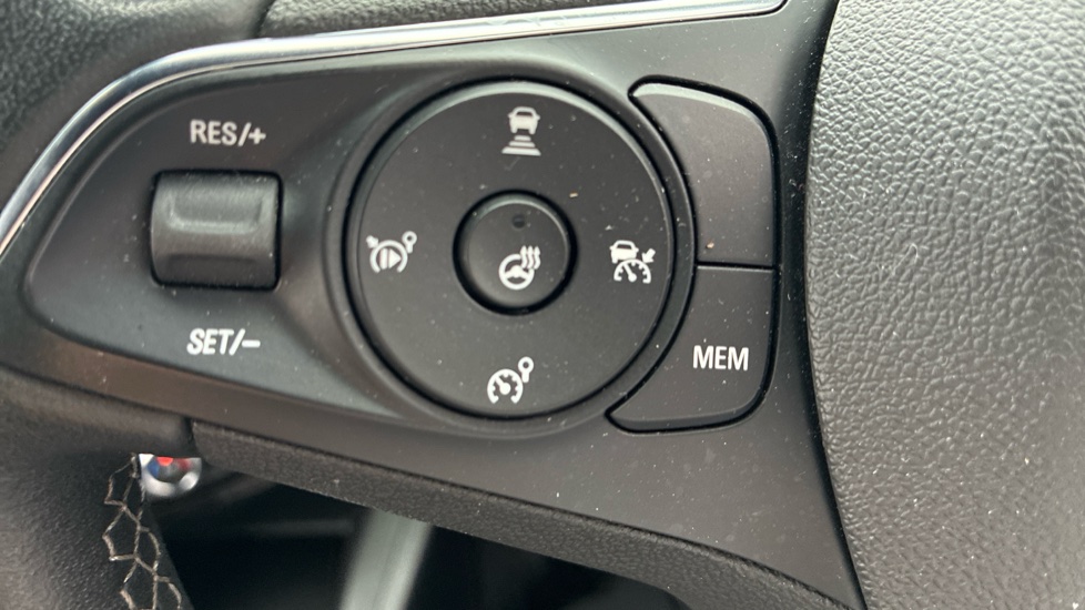 Vauxhall Mokka 100kW Ultimate 50kWh 5dr Auto Electric Hatchback - Image 33