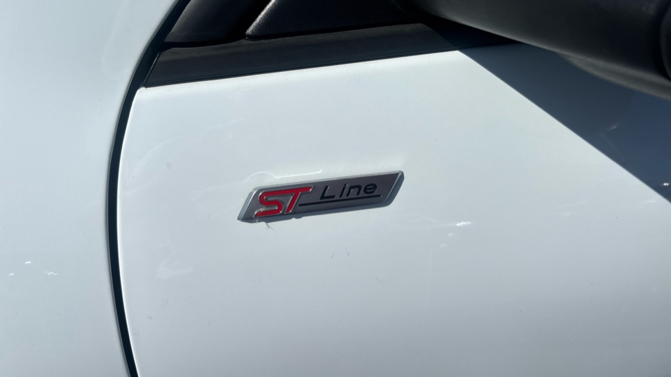 Ford Kuga 1.5 EcoBoost 150 ST-Line Edition 5dr Petrol Estate - Image 25