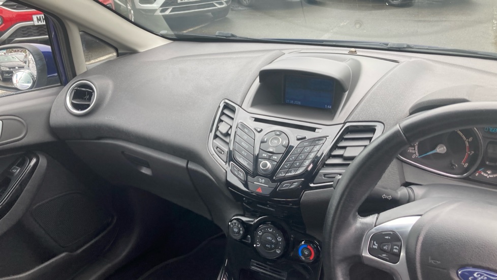 Ford Fiesta 1.25 82 Zetec 3dr Petrol Hatchback - Image 14