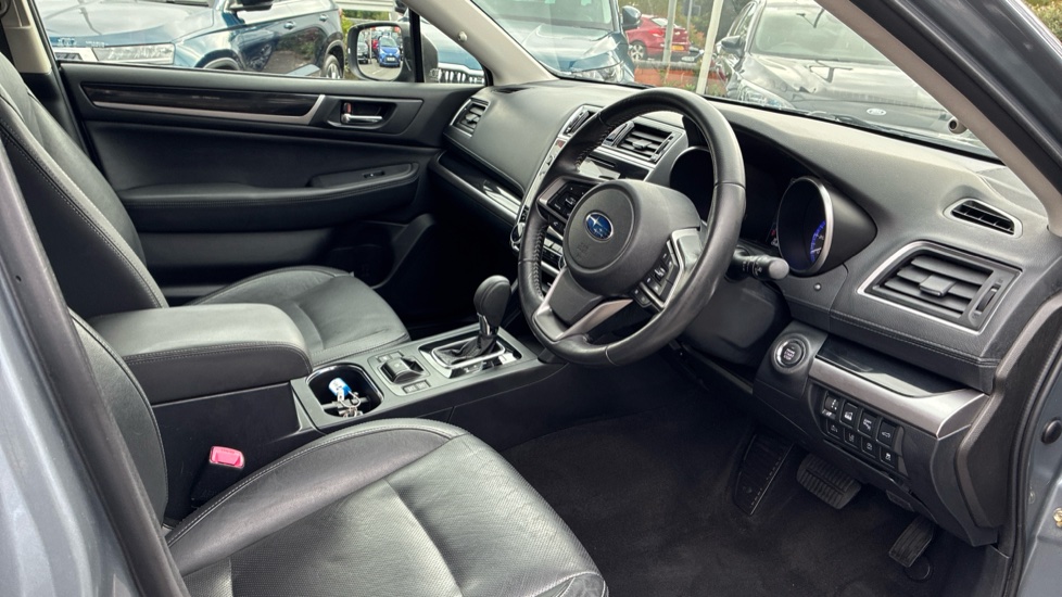 Subaru Outback 2.5i SE Premium 5dr Lineartronic Petrol Estate - Image 14