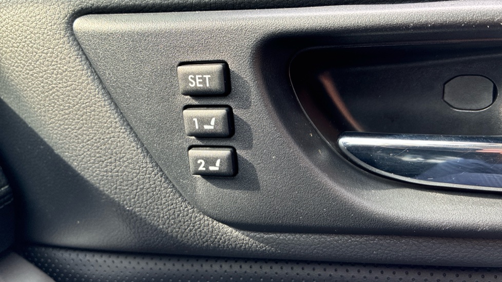 Subaru Outback 2.5i SE Premium 5dr Lineartronic Petrol Estate - Image 32