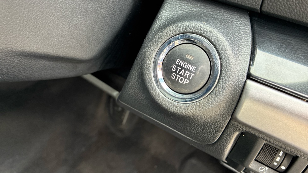 Subaru Outback 2.5i SE Premium 5dr Lineartronic Petrol Estate - Image 33