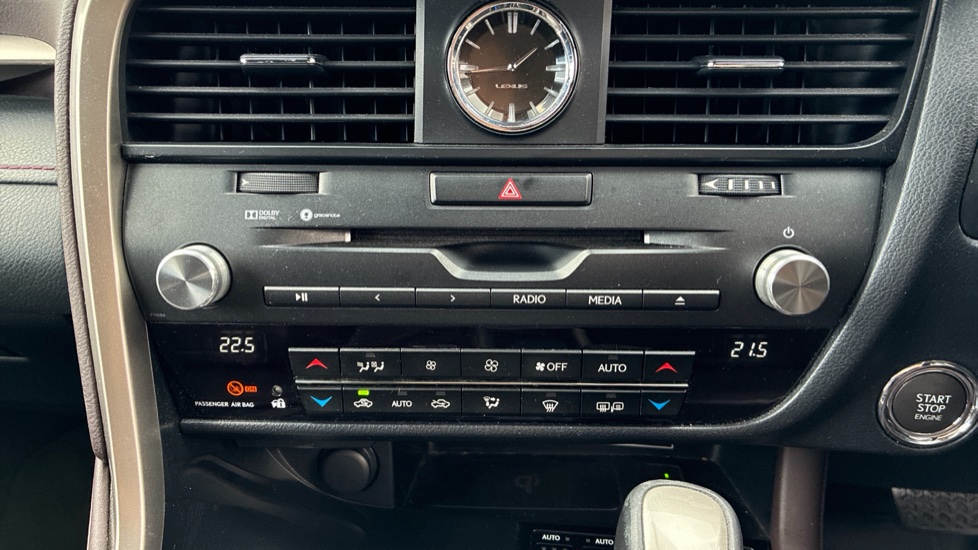 Lexus RX 200t 2.0 Luxury 5dr Auto Petrol Estate - Image 21