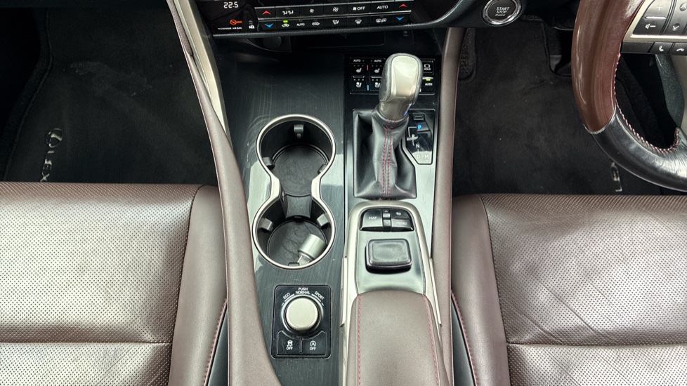 Lexus RX 200t 2.0 Luxury 5dr Auto Petrol Estate - Image 22