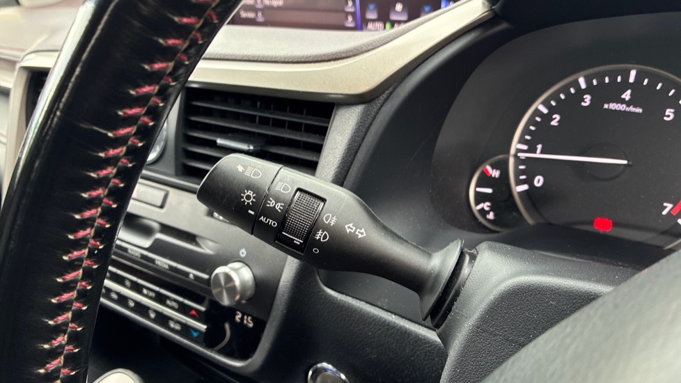 Lexus RX 200t 2.0 Luxury 5dr Auto Petrol Estate - Image 24