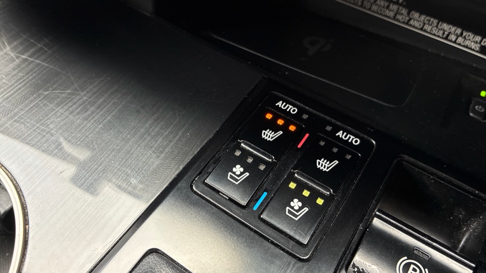 Lexus RX 200t 2.0 Luxury 5dr Auto Petrol Estate - Image 30