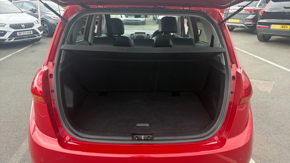 Kia Venga 1.6 4 5dr Auto [6] Petrol Hatchback - Image 4