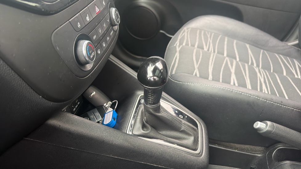 Kia Venga 1.6 4 5dr Auto [6] Petrol Hatchback - Image 13