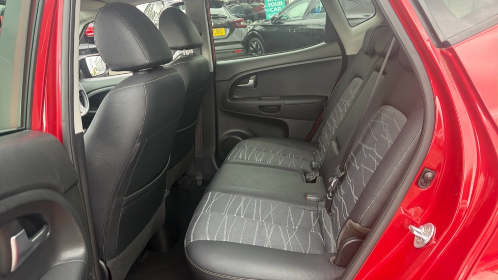 Kia Venga 1.6 4 5dr Auto [6] Petrol Hatchback - Image 16