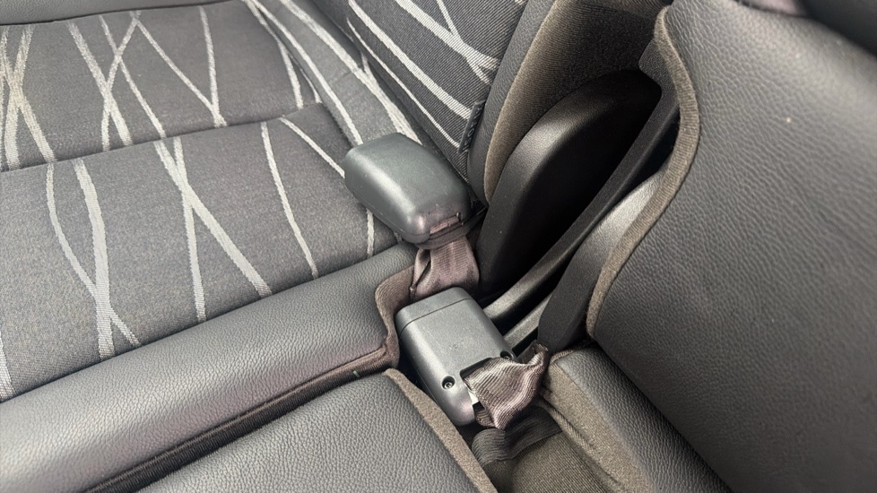 Kia Venga 1.6 4 5dr Auto [6] Petrol Hatchback - Image 17