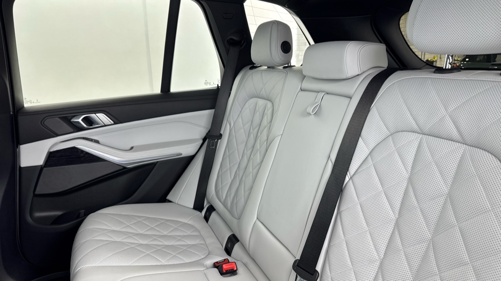 BMW X5 xDrive30d MHT M Sport 5dr Auto Diesel Estate - Image 12